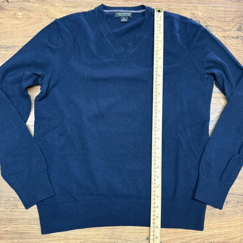 Banana Republic Mens Large Extra Fine Merino Wool V-Neck Sweater Preppy Academia